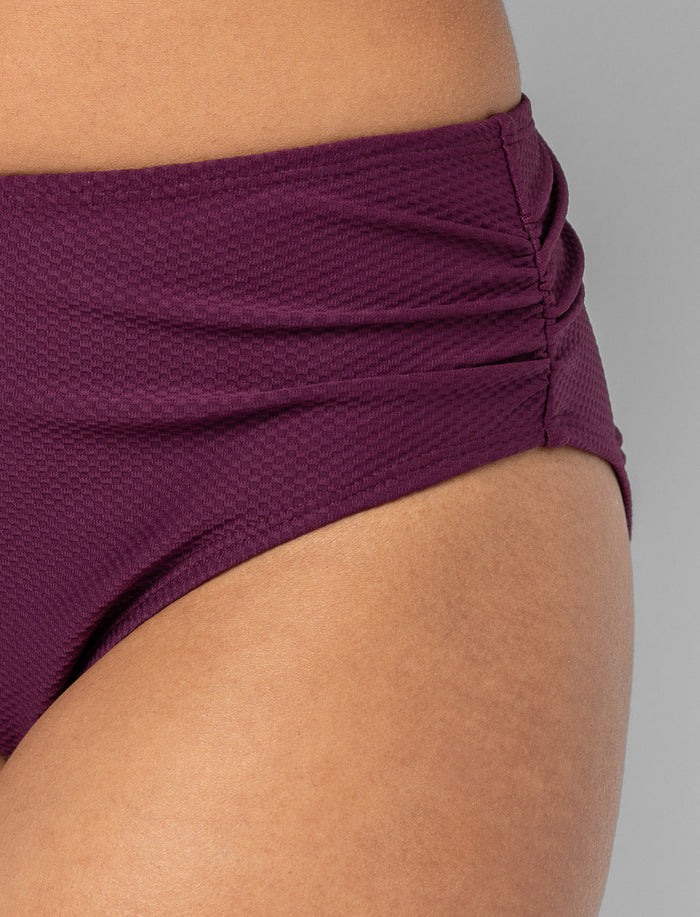 Bas de bikini taille haute texturé
