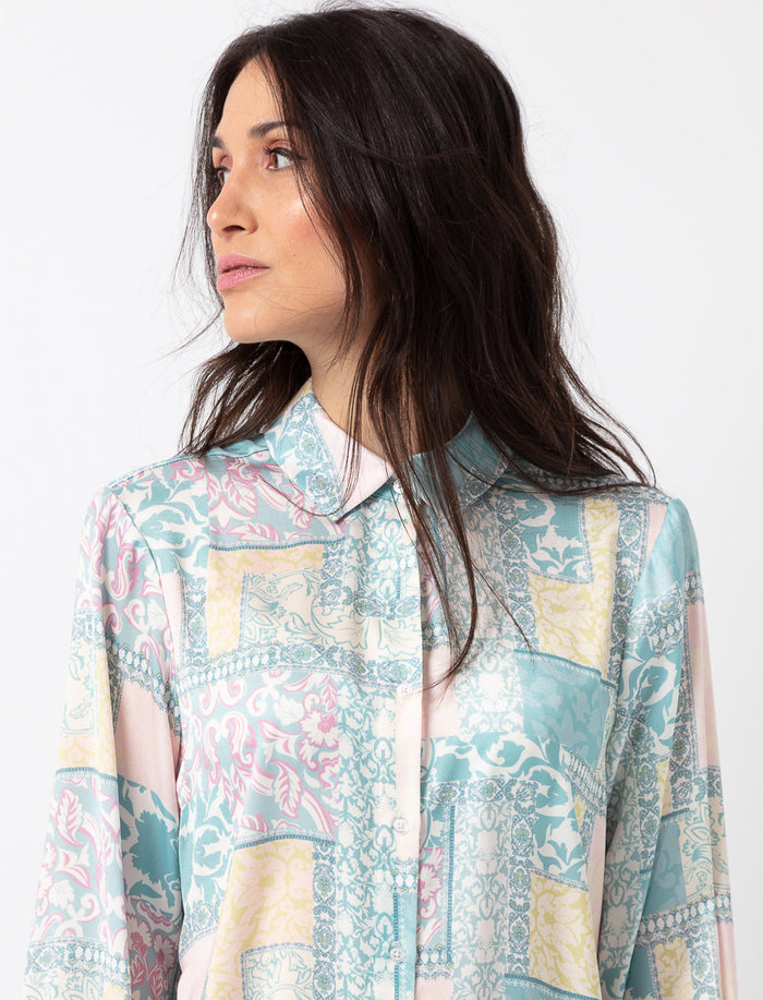 Blouse satinée à motifs