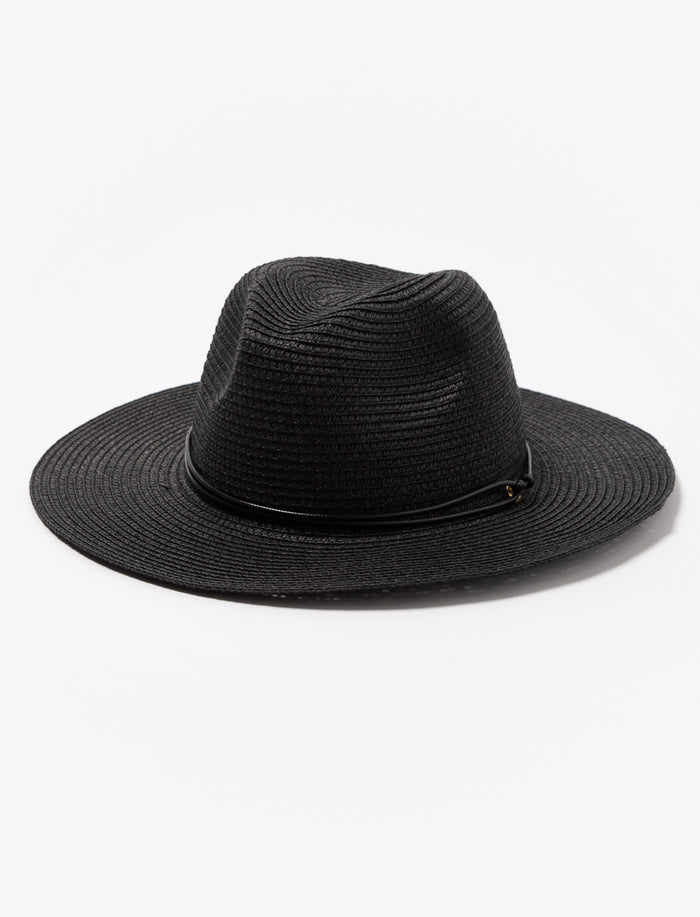 Chapeau en paille tressé