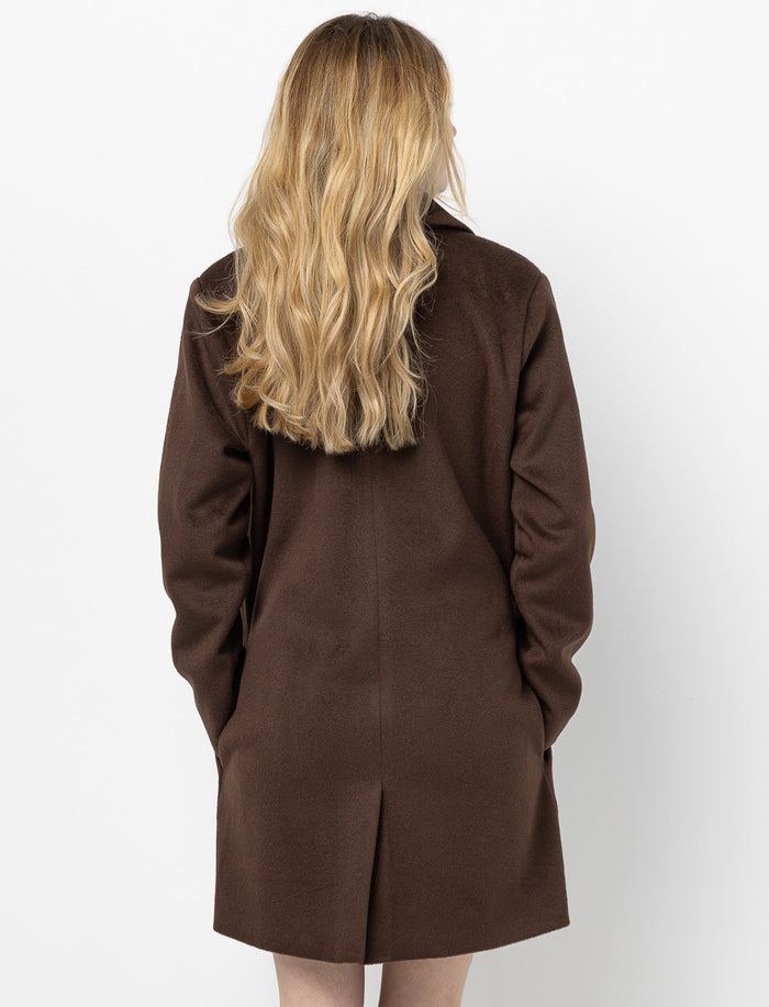 Manteau droit à col tailleur