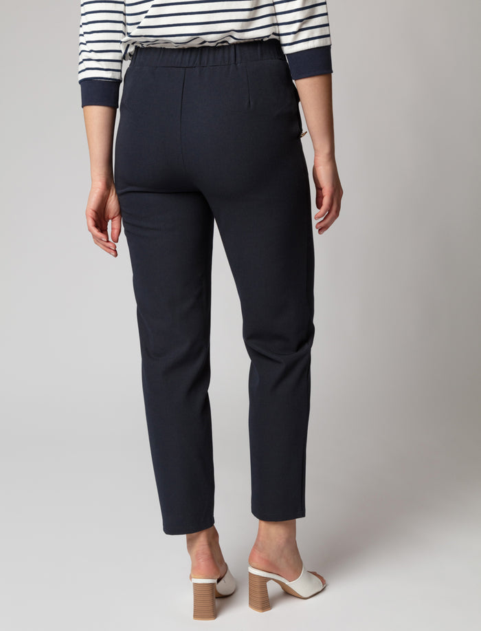Pantalon à enfiler à jambe effilée