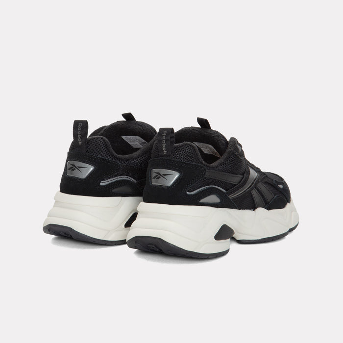 REEBOK FOOTWEAR WOMEN Reebok Charge Run Shoes BLACK/VINTAGE CHALK/NEW TITANI