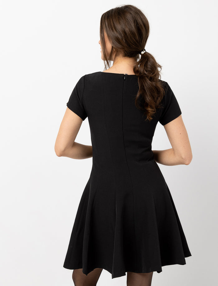 Robe ajustée à godets