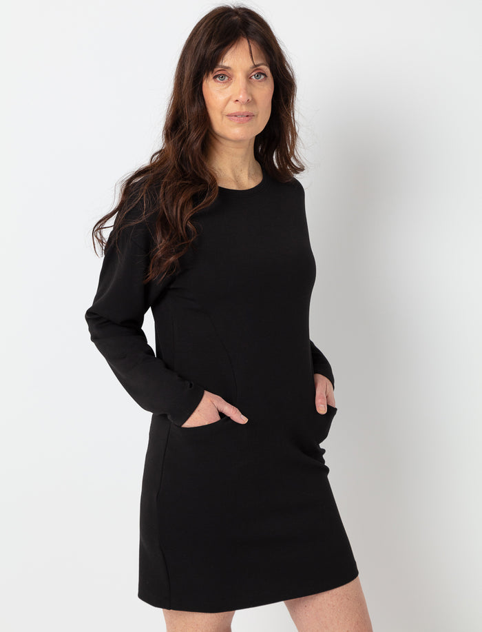 Robe courte à poches