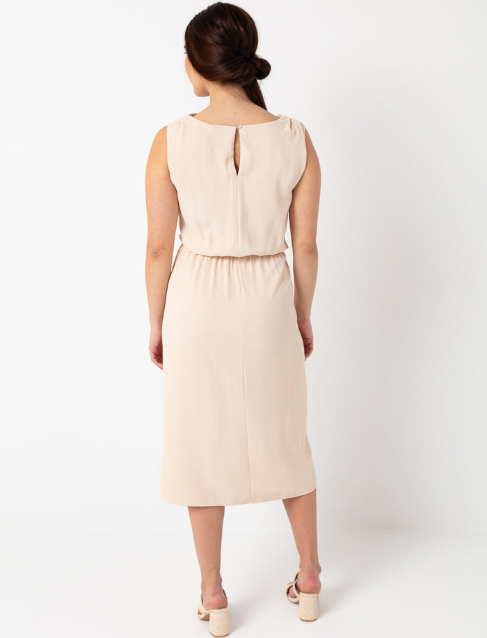 Robe drapée à fente