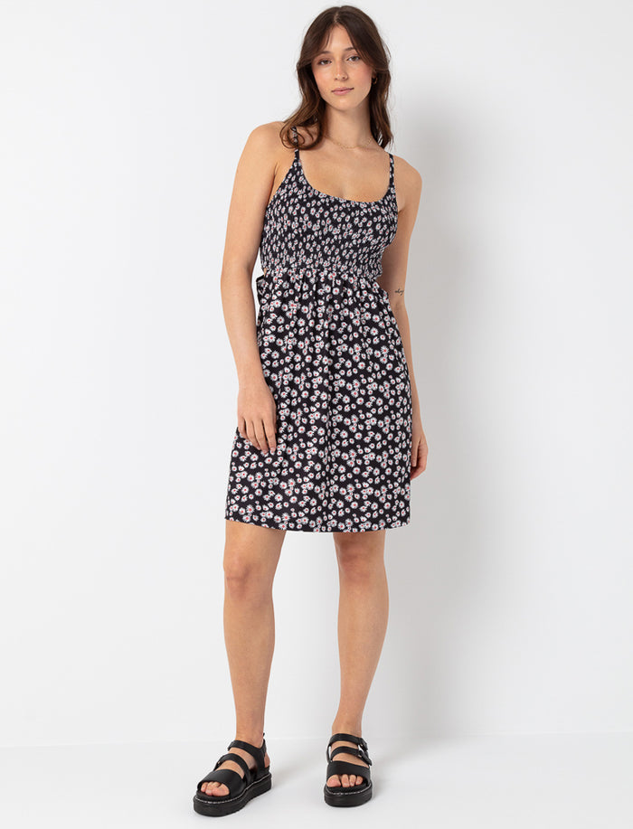 Robe fleurie à découpes
